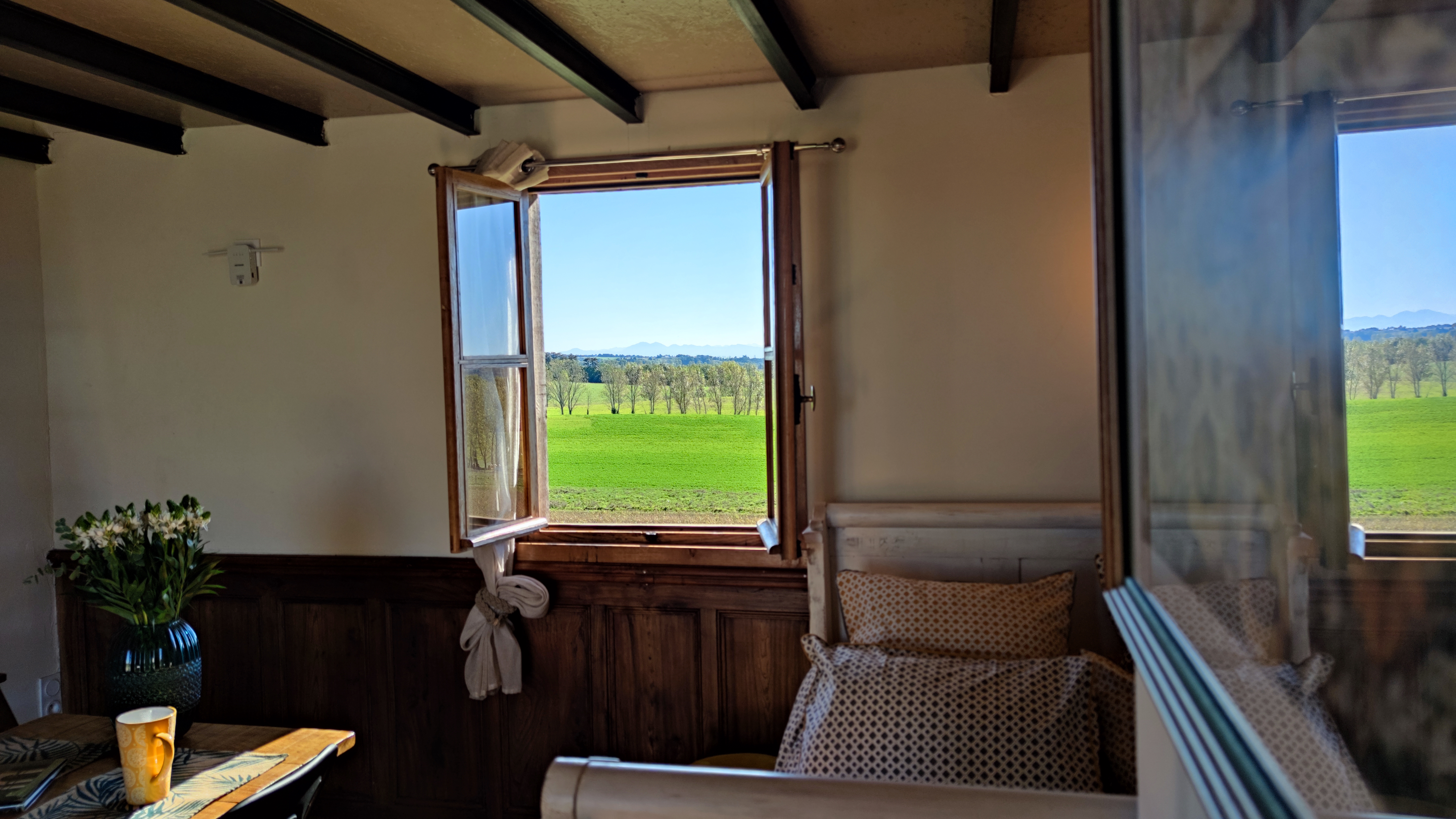 Intérieur chaleureux du Pigeonnier d’Olivier